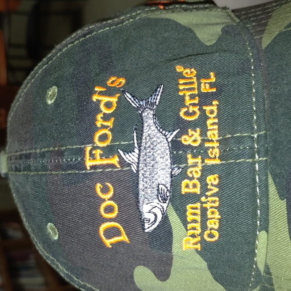 Doc Ford's Rum Bar & Grille Ft Myers Beach, FL Camo Snap-on Hat Cap - Picture 2 of 10